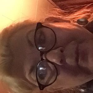 Meet your Posher, Cynthia